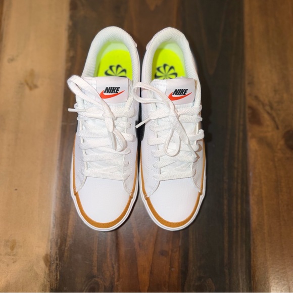 Nike Court Legacy Big Kid size 6 - Picture 2 of 5